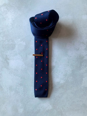 BLUE KNITTED WITH RED POLKADOT SKINNY TIE