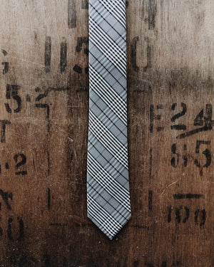 BLACK & WHITE STRIPED WOOL TIE