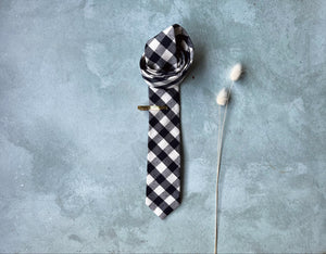 NAVY GEOMETRIC STRIPED WOOL TIE