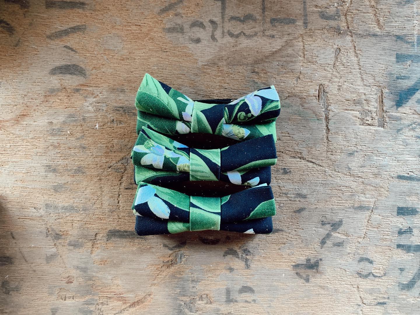 OLIVE FLORAL BOW TIES
