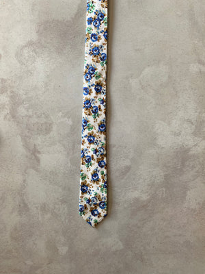 DAINTY BLUE/BROWN FLORAL SKINNY TIE