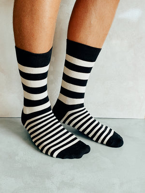 BLACK & WHITE STRIPED SOCKS