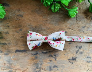 LIGHT PINK FLORAL BOW TIES